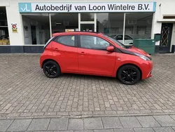 Rood Gebruikt 2016 Toyota Aygo X-wave Hatchback | € 9.750 (Duur)