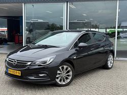 Zwart Gebruikt 2016 Opel Astra Edition Hatchback | € 6.750 (Goede deal)