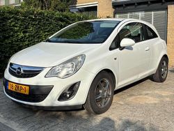 Wit Gebruikt 2012 Opel Corsa Edition Hatchback | € 3.390 (Eerlijke prijs)