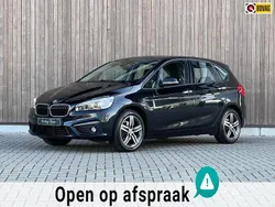 Zwart Gebruikt 2017 BMW 216 Executive Stationwagen | € 13.500 (Goede deal)