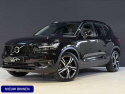 Zwart (metallic) Gebruikt 2020 Volvo XC40 R-Design SUV | € 23.800 (Goede deal)