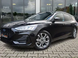 Zwart, metallic lak Gebruikt 2024 Ford Focus ST-Line Stationwagen | € 29.900 (Eerlijke prijs)