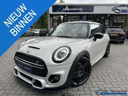 Wit, metallic lak Gebruikt 2020 Mini John Cooper Works Hatchback | € 31.950 (Eerlijke prijs)