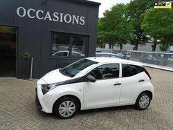Wit Gebruikt 2019 Toyota Aygo Hatchback | € 7.995 (Eerlijke prijs)