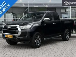 Zwart Gebruikt 2023 Toyota HiLux Premium Pickup | € 35.250