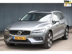 Grijs, metallic lak Gebruikt 2019 Volvo V60 CC Stationwagen | € 27.850 (Duur)
