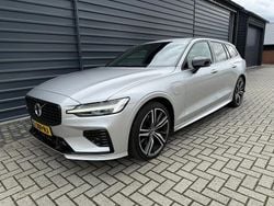 Grijs Gebruikt 2021 Volvo V60 R-Design Stationwagen | € 23.750 (Duur)