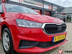 Rood Gebruikt 2023 Skoda Fabia Ambition Hatchback | € 17.850 (Eerlijke prijs)