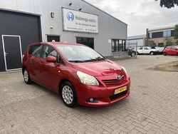 Rood Gebruikt 2010 Toyota Verso MPV | € 3.699