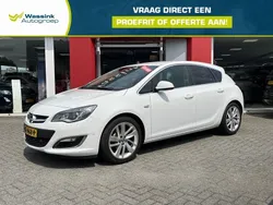 Wit Gebruikt 2015 Opel Astra Cosmo Hatchback | € 14.935 (Eerlijke prijs)