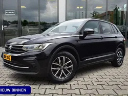 Zwart Gebruikt 2022 VW Tiguan Life SUV | € 28.900 (Eerlijke prijs)
