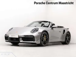Grijs, metallic lak Gebruikt 2024 Porsche 992 Cabriolet | € 309.750 (Duur)