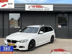 Wit Gebruikt 2019 BMW 320 M Sport Stationwagen | € 22.995 (Super prijs)