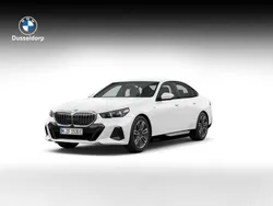 Wit Nieuw 2024 BMW 530e Sedan | € 72.962 (Super prijs)