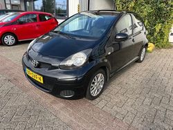 Zwart Gebruikt 2011 Toyota Aygo Comfort Hatchback | € 5.950 (Iets duurder)