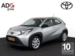 Grijs Gebruikt 2022 Toyota Aygo Play Hatchback | € 16.950 (Eerlijke prijs)