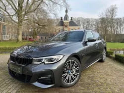 Grijs Gebruikt 2021 BMW 330 M Sport Stationwagen | € 33.944 (Eerlijke prijs)