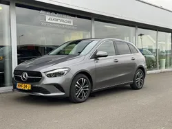 Grijs Gebruikt 2023 Mercedes B250e Business MPV | € 36.950