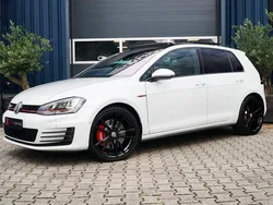 Wit, metallic lak Gebruikt 2016 VW Golf VII GTI Hatchback | € 24.950 (Iets duurder)