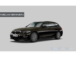 Zwart Gebruikt 2021 BMW 330 Executive Stationwagen | € 33.840 (Eerlijke prijs)