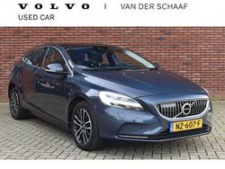 Blauw Gebruikt 2017 Volvo V40 Hatchback | € 14.800 (Eerlijke prijs)