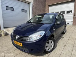 Blauw Gebruikt 2010 Dacia Sandero Lauréate Hatchback | € 2.495 (Goede deal)