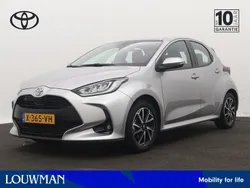 Grijs metallic Gebruikt 2024 Toyota Yaris Hatchback | € 23.445 (Eerlijke prijs)