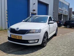 Wit Gebruikt 2014 Skoda Rapid Elegance Hatchback | € 4.950 (Eerlijke prijs)