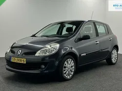 Grijs Gebruikt 2009 Renault Clio R.S. Dynamique Hatchback | € 2.500 (Eerlijke prijs)
