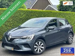 Grijs Gebruikt 2022 Renault Clio V Equilibre Hatchback | € 15.995 (Eerlijke prijs)