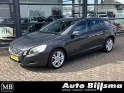 Grijs Gebruikt 2011 Volvo V60 Summum Stationwagen | € 7.499 (Goede deal)