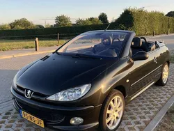 Zwart Gebruikt 2004 Peugeot 206 Cabriolet | € 1.800 (Goede deal)