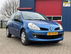 Blauw Gebruikt 2006 Renault Clio II Expression Hatchback | € 1.250 (Eerlijke prijs)