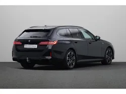 M carbonschwarz metallic (donker zwart metallic) Gebruikt 2024 BMW i5 Shadowline Sedan | € 62.880 (Duur)