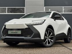 Wit Nieuw 2025 Toyota C-HR+ Business Edition SUV | € 36.999