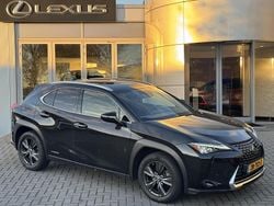 Zwart Gebruikt 2019 Lexus UX SUV | € 18.900