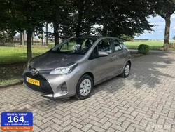 Bruin Gebruikt 2015 Toyota Yaris Hatchback | € 9.950 (Eerlijke prijs)