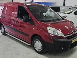 Rood Gebruikt 2015 Toyota Proace Van | € 5.950