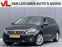 Zwart, metallic lak Gebruikt 2018 Peugeot 308 Premium Stationwagen | € 9.448 (Goede deal)