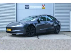 Grijs Gebruikt 2023 Tesla Model 3 Sedan | € 33.999 (Duur)