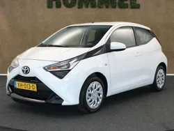 Wit Gebruikt 2019 Toyota Aygo X-play Hatchback | € 11.145 (Eerlijke prijs)