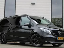 Zwart Gebruikt 2023 Mercedes V300 MPV | € 62.950 (Goede deal)