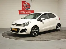 Wit Gebruikt 2013 Kia Rio 3 Hatchback | € 6.950 (Eerlijke prijs)