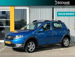 Bleu d'azurite Gebruikt 2014 Dacia Sandero Lauréate Hatchback | € 7.950 (Eerlijke prijs)