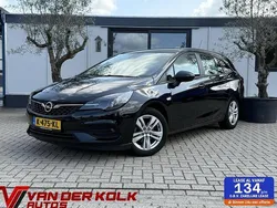 Zwart Gebruikt 2021 Opel Astra Edition Stationwagen | € 9.885 (Eerlijke prijs)