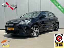 Zwart Gebruikt 2017 Kia Rio Hatchback | € 12.750 (Eerlijke prijs)