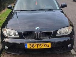 Zwart Gebruikt 2007 BMW 116 Executive Hatchback | € 2.999 (Eerlijke prijs)