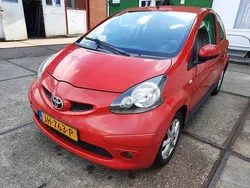 Rood Gebruikt 2005 Toyota Aygo Hatchback | € 950 (Super prijs)