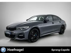 Grijs Gebruikt 2021 BMW 330 Executive Sedan | € 35.950 (Eerlijke prijs)