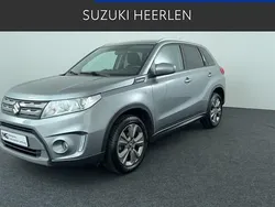 Grijs, metallic lak Gebruikt 2016 Suzuki Vitara Exclusive SUV | € 16.750 (Iets duurder)